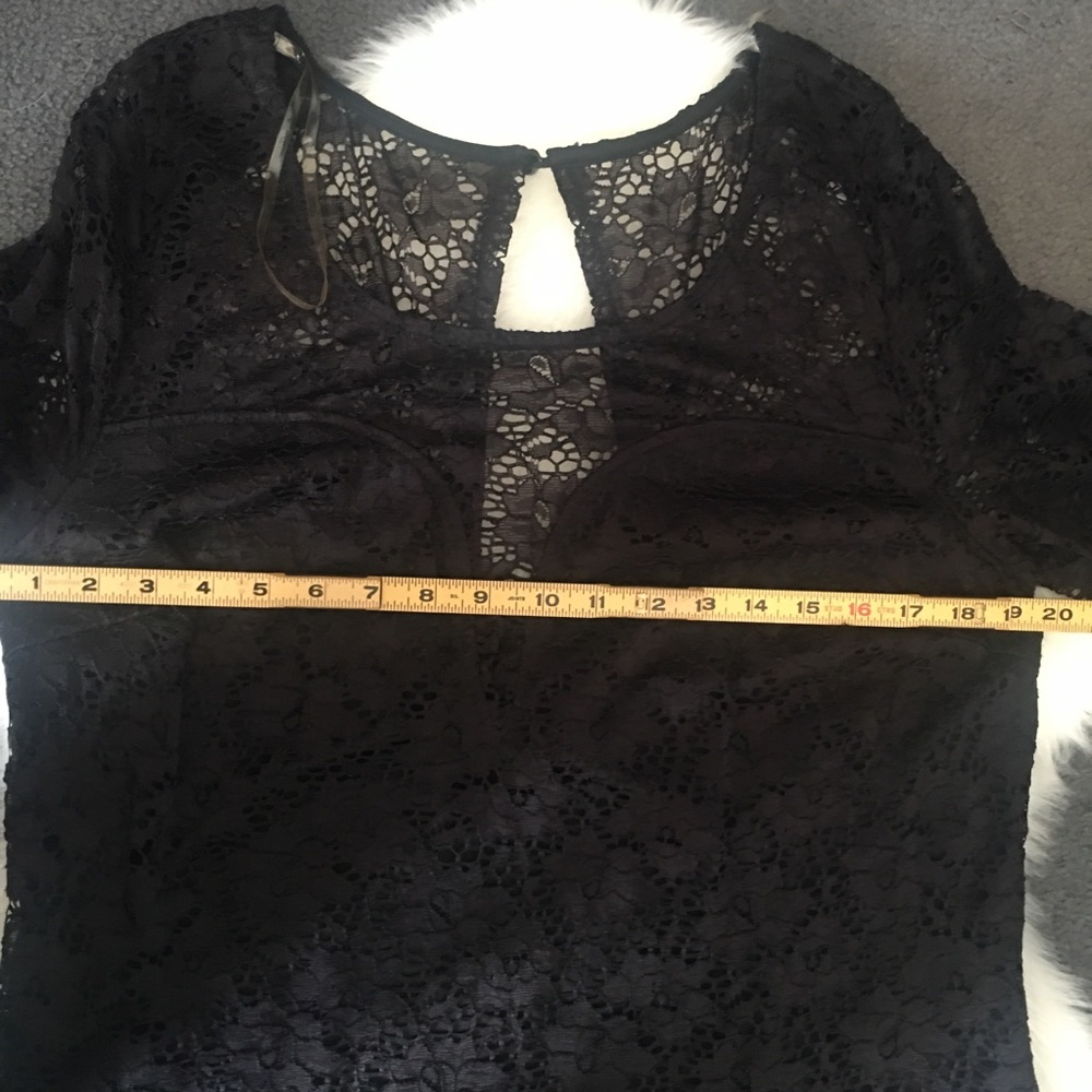 Trixxi Lace Dress - Picture 6 of 10